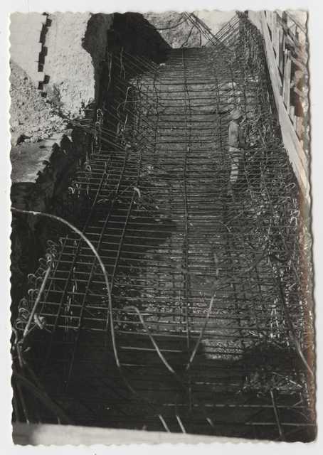Fiume Isonzo, Gorizia. Opere di sbarramento in costruzione. Formazione della platea. Predisposizione armatura